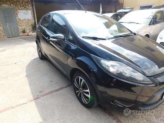 Usata Ford Fiesta Titanium 70 CV (51 kW) 2010 Nero Utilitaria