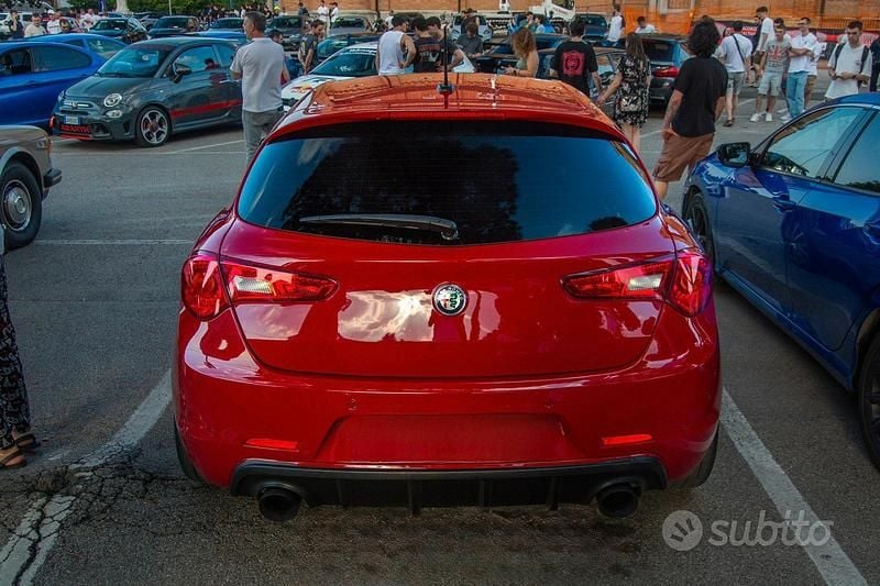 Usata Alfa Romeo Giulietta Veloce 241 CV (177 kW) 2016 Rosso Berlina