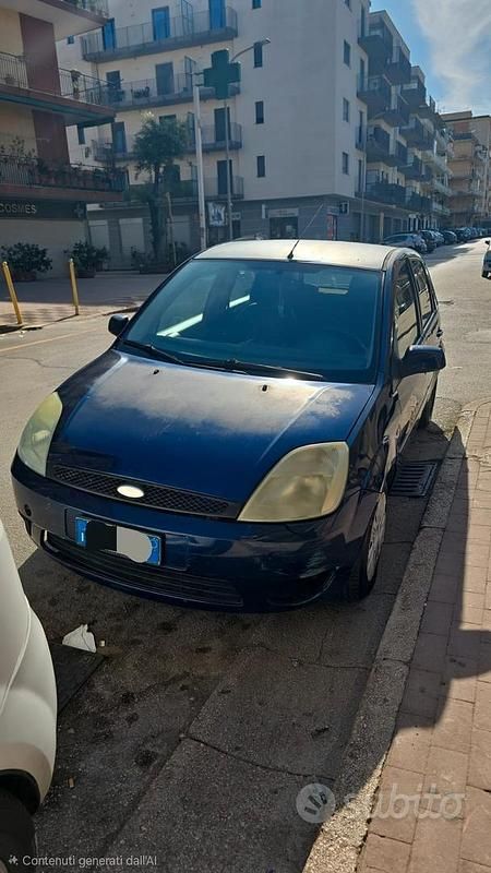 Usata Ford Fiesta 80 CV (58 kW) 2005 Blu Berlina