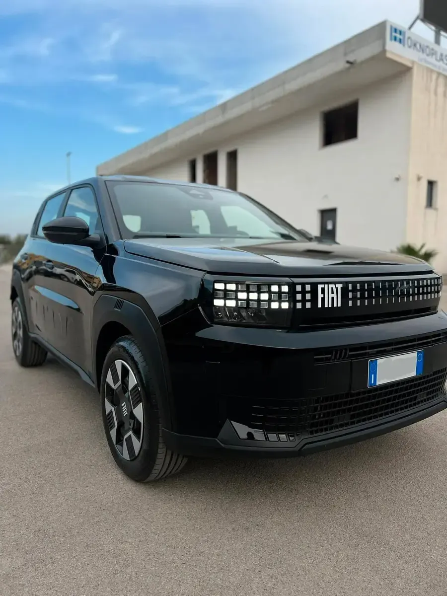 Nuova Fiat Grande Panda Business 100 CV (73 kW) 2026 Nero Utilitaria
