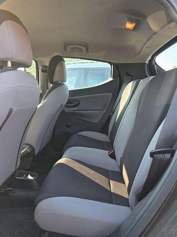 Usata Lancia Ypsilon 69 CV (50 kW) 2014 Nero Utilitaria