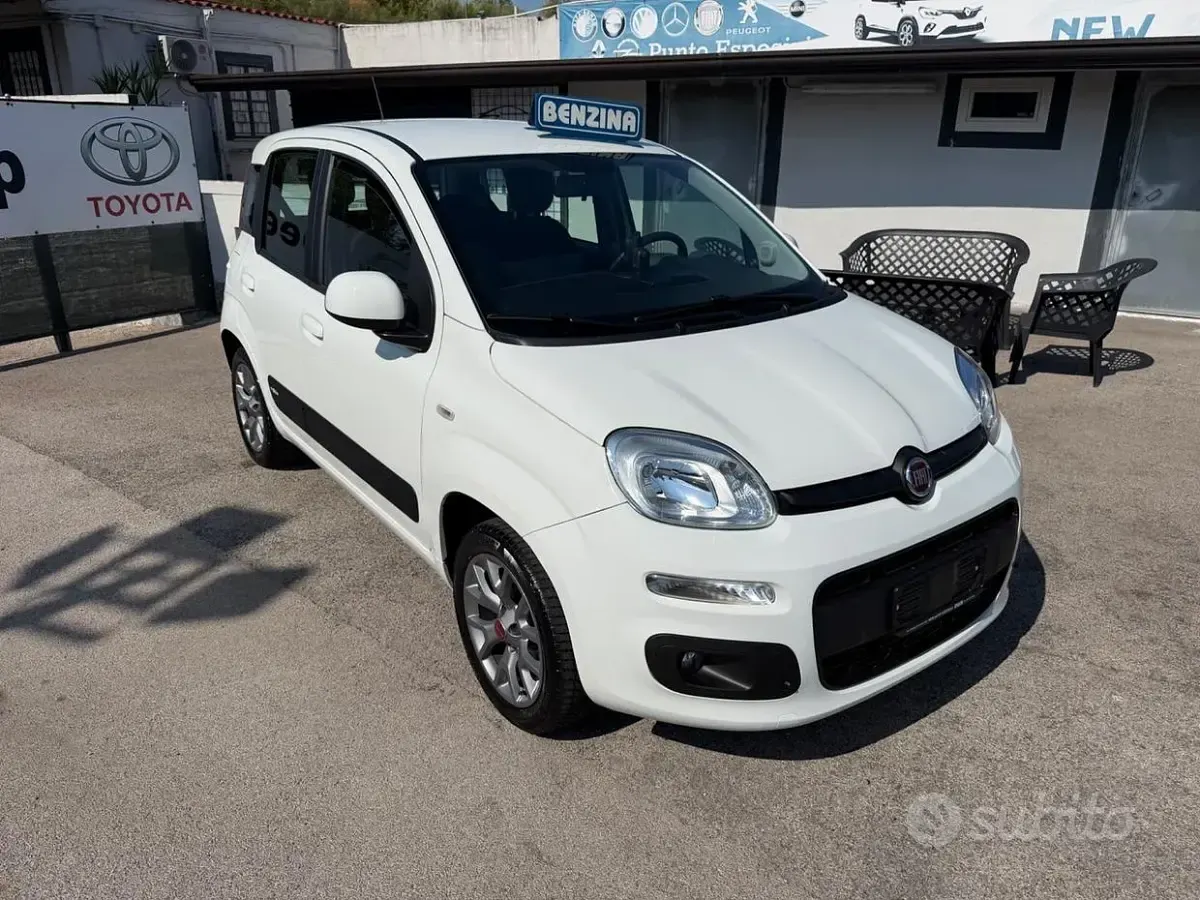 Usata Fiat Panda Lounge 69 CV (50 kW) 2019 Bianco Utilitaria