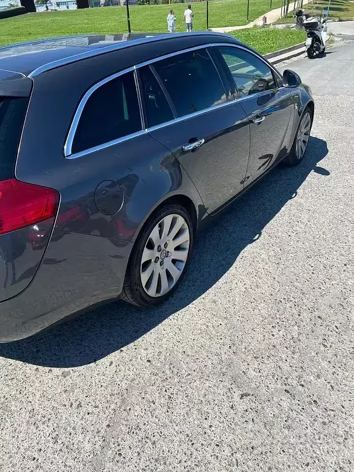 Usata Opel Insignia 160 CV (117 kW) 2010 Grigio Station wagon