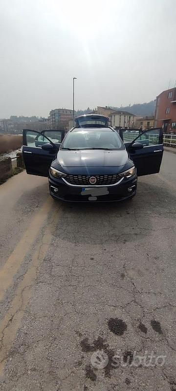Usata Fiat Tipo Lounge 120 CV (88 kW) 2018 Blu Station wagon