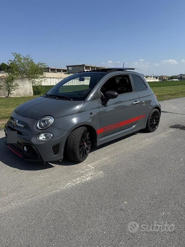 Usata Abarth 695 165 CV (121 kW) 2017 Grigio Utilitaria