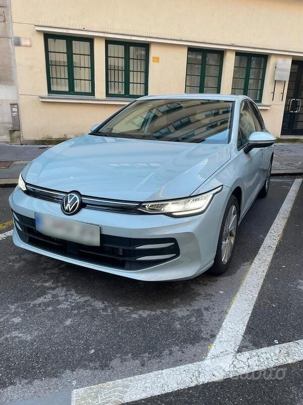 Blu/azzurro Usata 2024 VW Golf VIII Edition Tre volumi | 22.000 € (Super prezzo) - Immagine 1/4