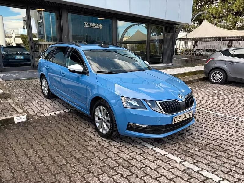 Usata Skoda Octavia Style 150 CV (110 kW) 2019 Blu Station wagon