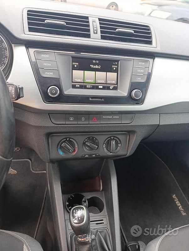 Usata Skoda Fabia Active 90 CV (66 kW) 2015 Grigio Berlina