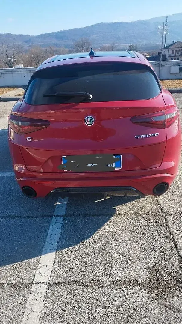 Usata Alfa Romeo Stelvio Veloce 209 CV (153 kW) 2022 Rosso SUV