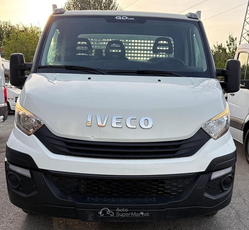 Usata Iveco 35.12 116 CV (85 kW) 2019 Bianco Furgone