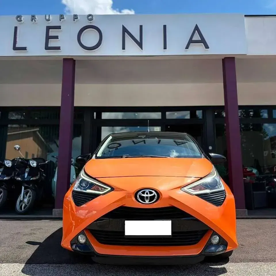 Usata Toyota Aygo X-wave 72 CV (52 kW) 2019 Arancione Utilitaria