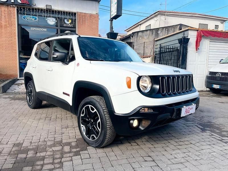 Usata Jeep Renegade Trailhawk 170 CV (125 kW) 2015 Bianco SUV
