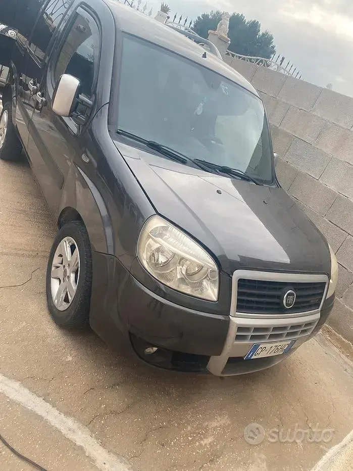 Usata Fiat Doblò 105 CV (77 kW) 2008 Nero Monovolume