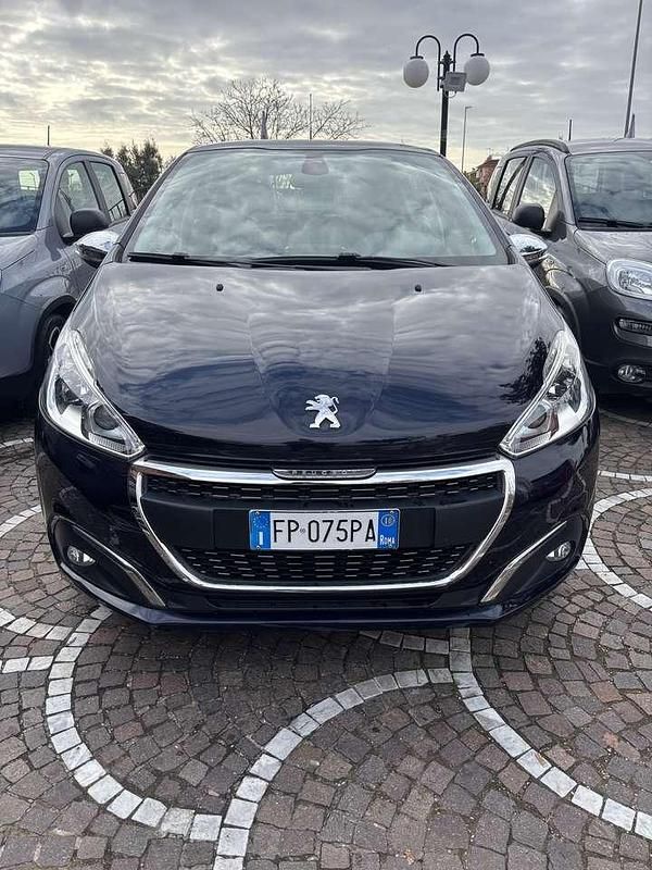 Other Usata 2018 Peugeot 208 Allure Due volumi | 6999 € (Buon prezzo) - Immagine 1/4