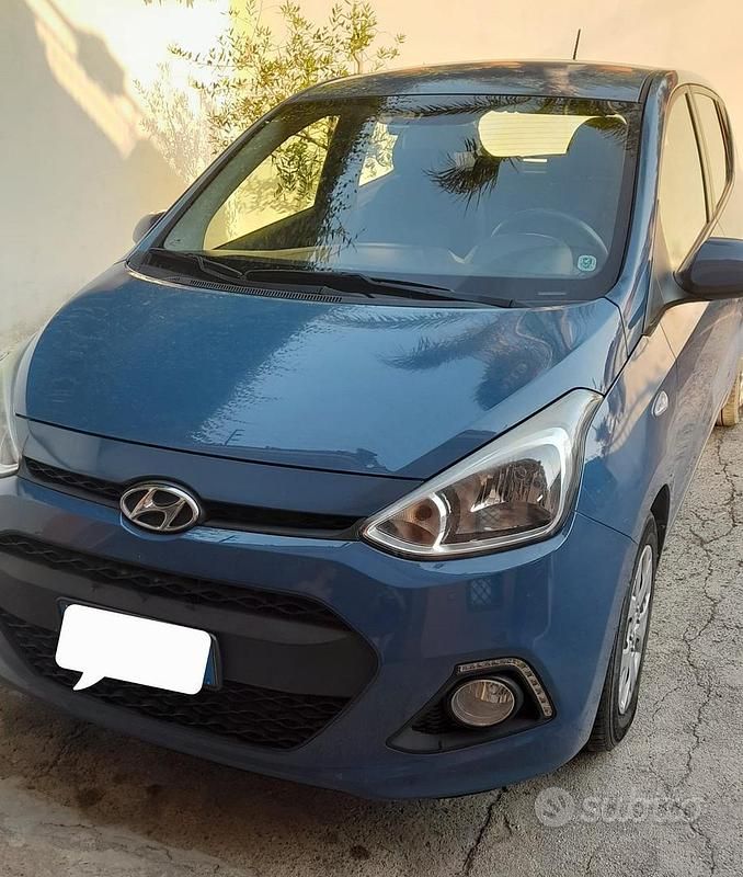 Usata Hyundai i10 66 CV (48 kW) 2015 Blu Utilitaria