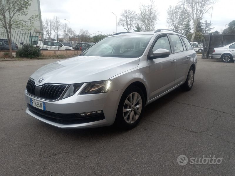 Usata Skoda Octavia 130 CV (95 kW) 2019 Grigio Station wagon