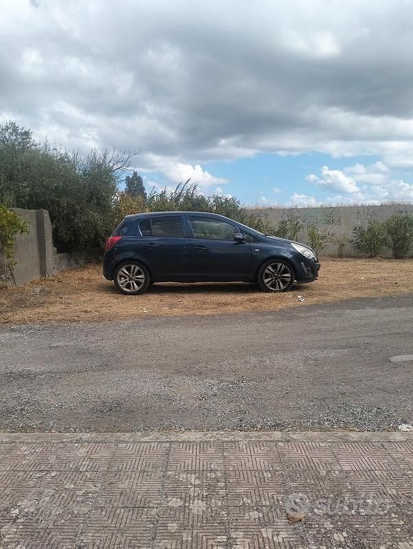 Blu Usata 2006 Opel Corsa Due volumi | 2500 € (Ottimo prezzo) - Immagine 1/1
