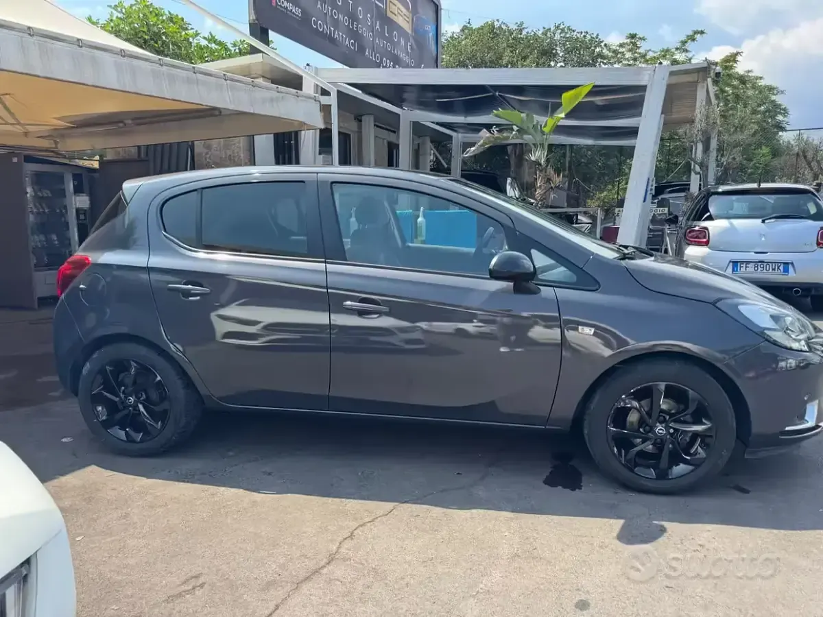 Usata Opel Corsa Cosmo 90 CV (66 kW) 2016 Grigio Utilitaria