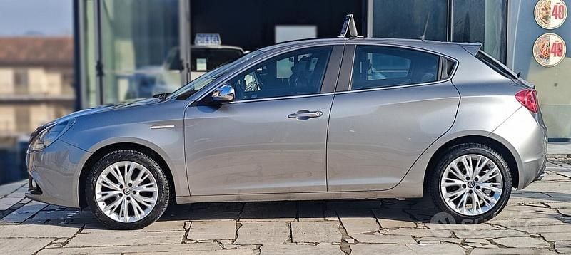 Usata Alfa Romeo Giulietta Super 120 CV (88 kW) 2017 Grigio Utilitaria