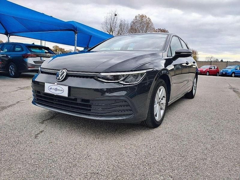 Usata VW Golf VIII Life 131 CV (96 kW) 2021 Grigio Berlina