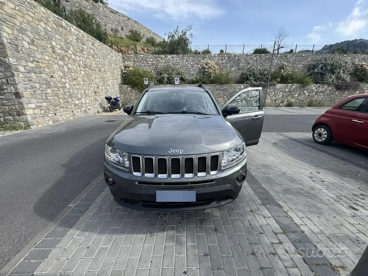Usata Jeep Compass 163 CV (119 kW) 2013 Grigio SUV