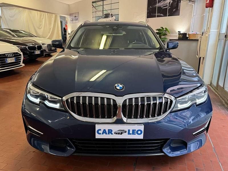 Usata BMW 320 Luxury Line 190 CV (139 kW) 2022 Blu/azzurro Station wagon