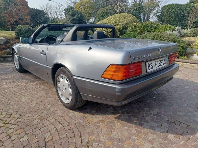 Usata Mercedes SL300 231 CV (169 kW) 1992 Grigio Cabrio