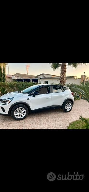 Usata Renault Captur 100 CV (73 kW) 2023 Bianco SUV