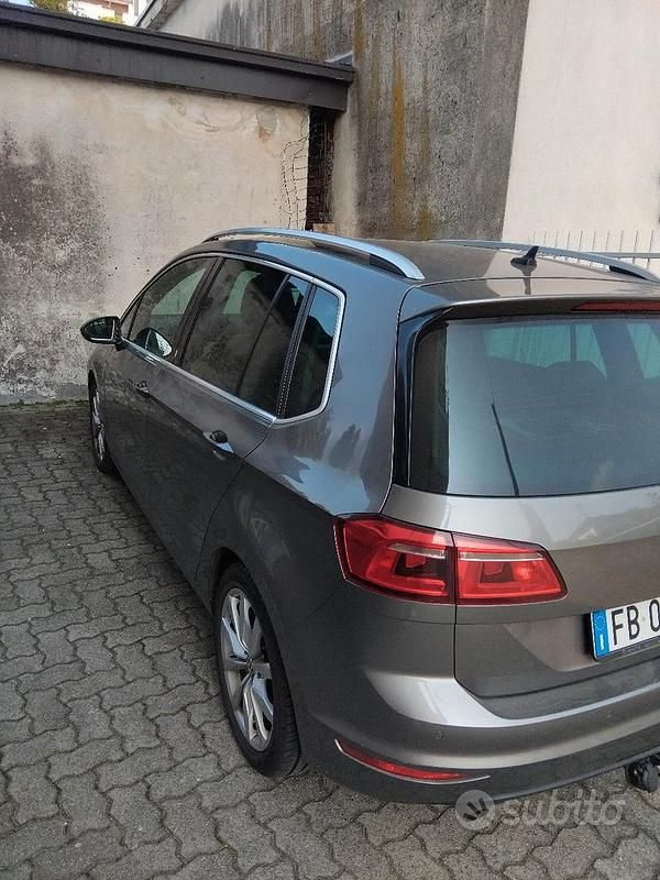 Usata VW Golf Sportsvan 110 CV (80 kW) 2015 Grigio Monovolume