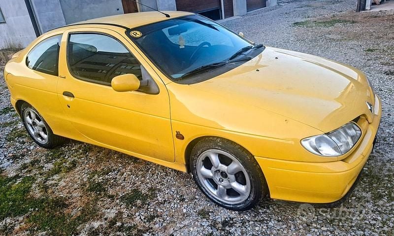 Usata Renault Mégane Coupé 1996 Giallo Coupé