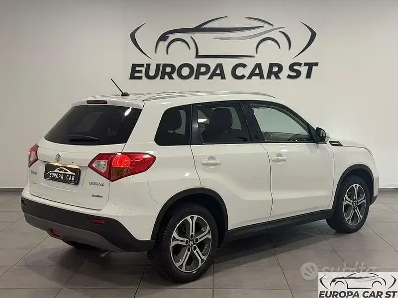 Usata Suzuki Vitara 120 CV (88 kW) 2018 Bianco SUV