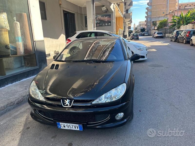 Nero Usata 2005 Peugeot 206 CC Cabrio | 999 € (Buon prezzo) - Immagine 1/4