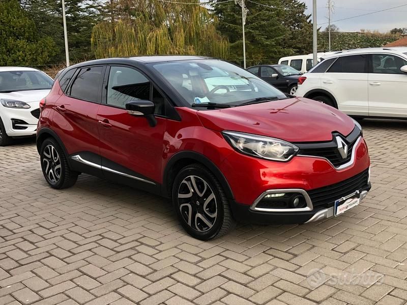 Usata Renault Captur 90 CV (66 kW) 2015 Rosso SUV