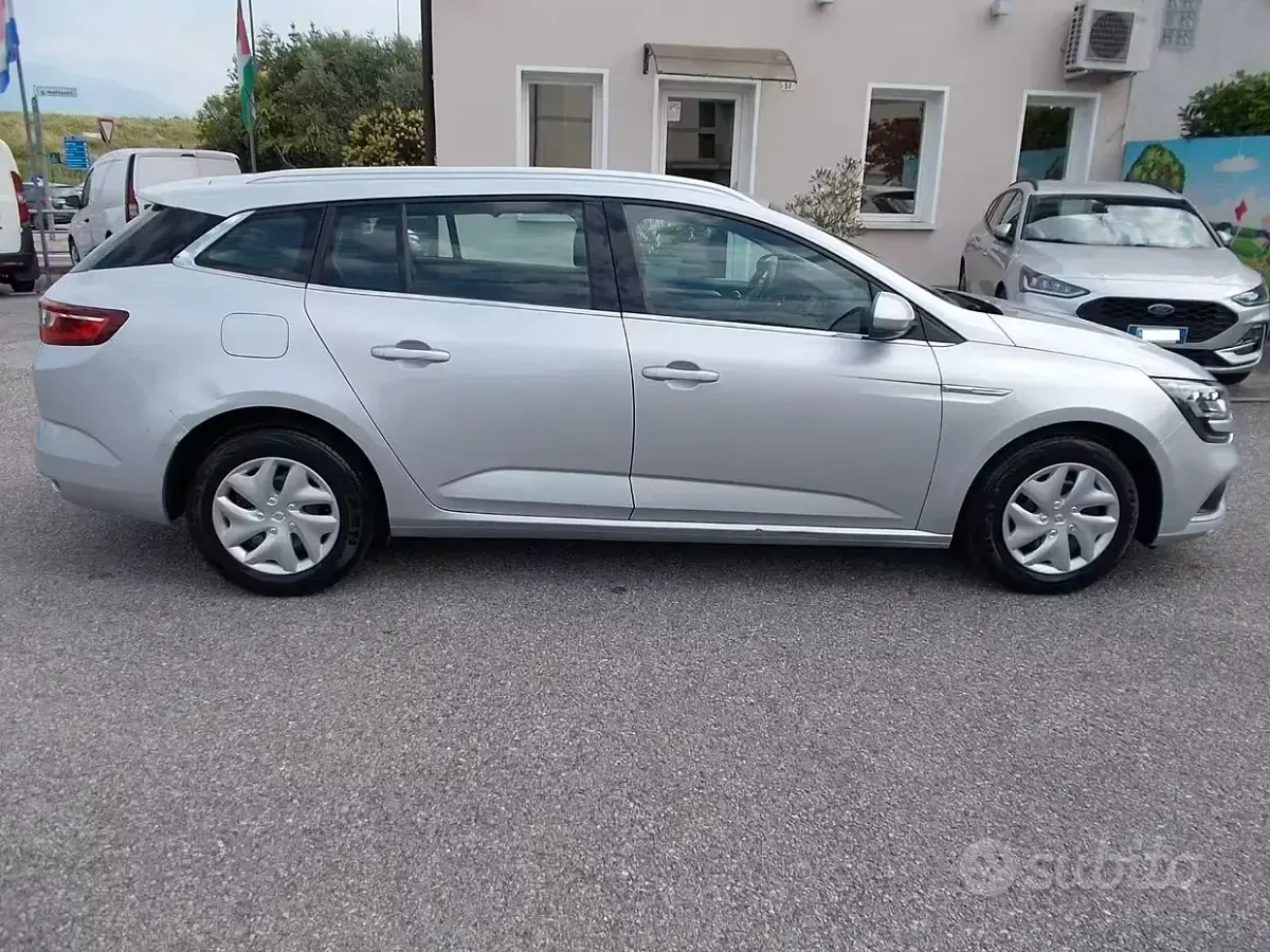 Usata Renault Mégane GrandTour Business 116 CV (85 kW) 2019 Grigio Station wagon