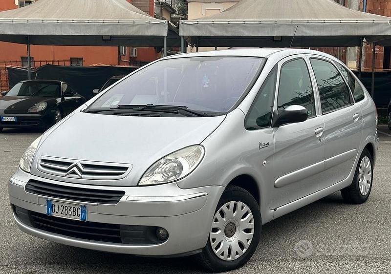 Usata Citroën Xsara Picasso 108 CV (79 kW) 2007 Grigio Monovolume