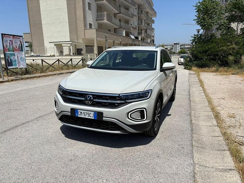 Usata VW T-Roc Style 150 CV (110 kW) 2023 Grigio SUV