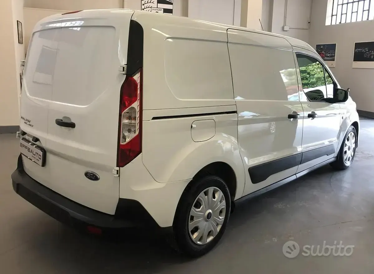 Usata Ford Transit 100 CV (73 kW) 2023 Bianco Station wagon