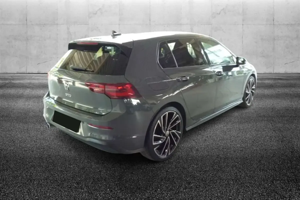 Usata VW Golf VIII GTD 200 CV (147 kW) 2022 Grigio Monovolume