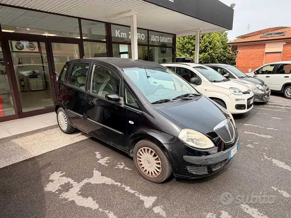 Usata Lancia Musa 95 CV (69 kW) 2006 Nero Monovolume