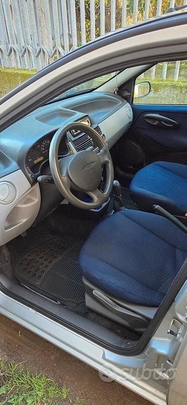 Usata Fiat Punto 80 CV (58 kW) 2001 Berlina