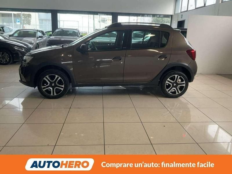 Usata Dacia Sandero 90 CV (66 kW) 2018 Marrone Utilitaria
