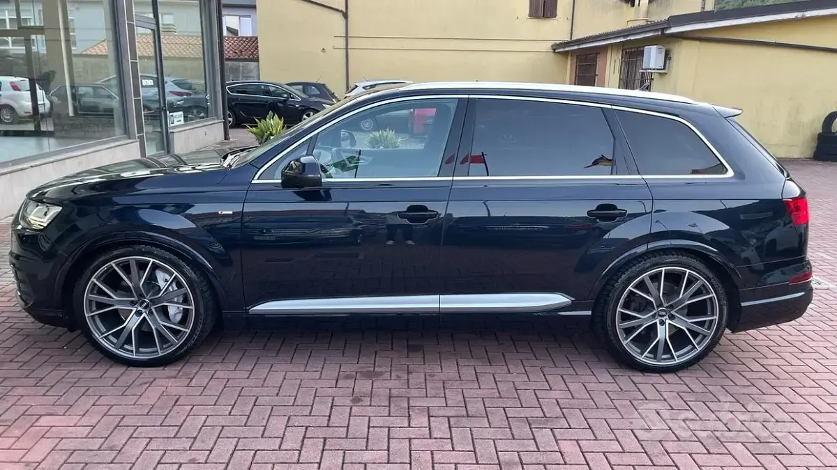 Usata Audi Q7 Sport 272 CV (200 kW) 2017 Blu SUV