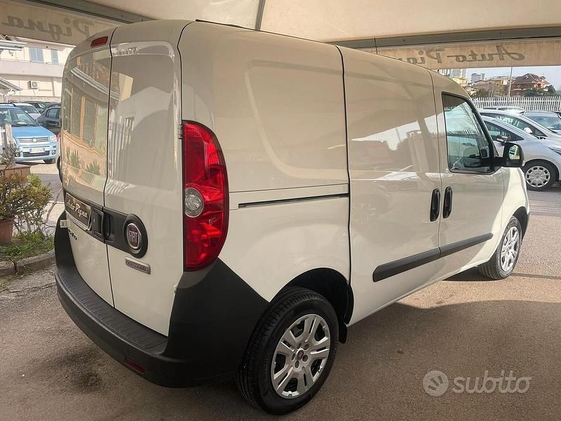 Käytetty Fiat Doblò Lounge 95 HP (69 kW) 2020 Valkoinen Tila-auto