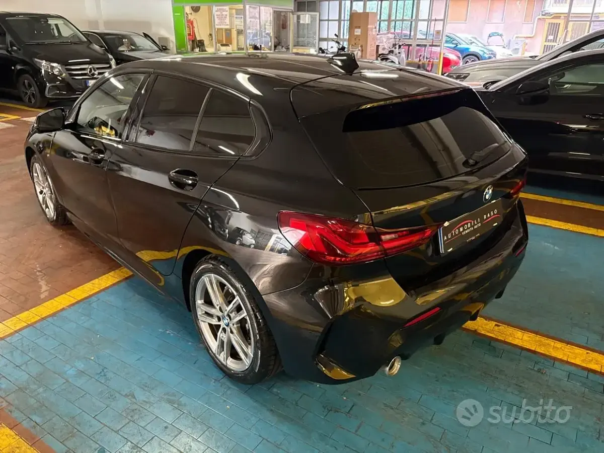 Usata BMW 116 M Sport 116 CV (85 kW) 2022 Nero Utilitaria