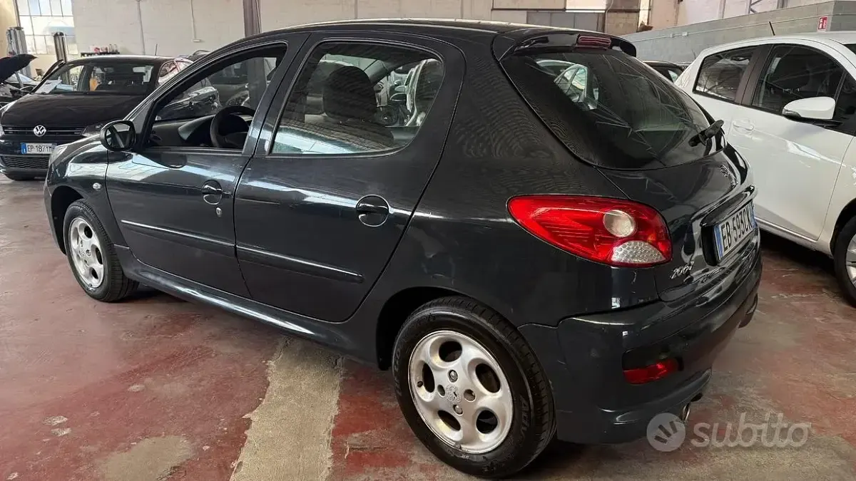 Usata Peugeot 206 57 CV (41 kW) 2010 Grigio Berlina
