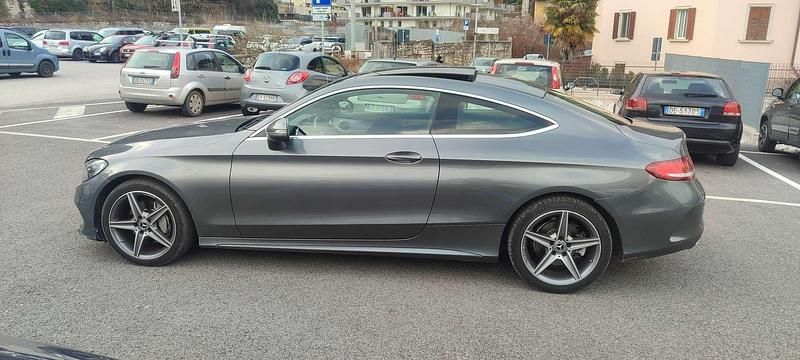 Usata Mercedes 220 Premium 170 CV (125 kW) 2018 Grigio Coupé