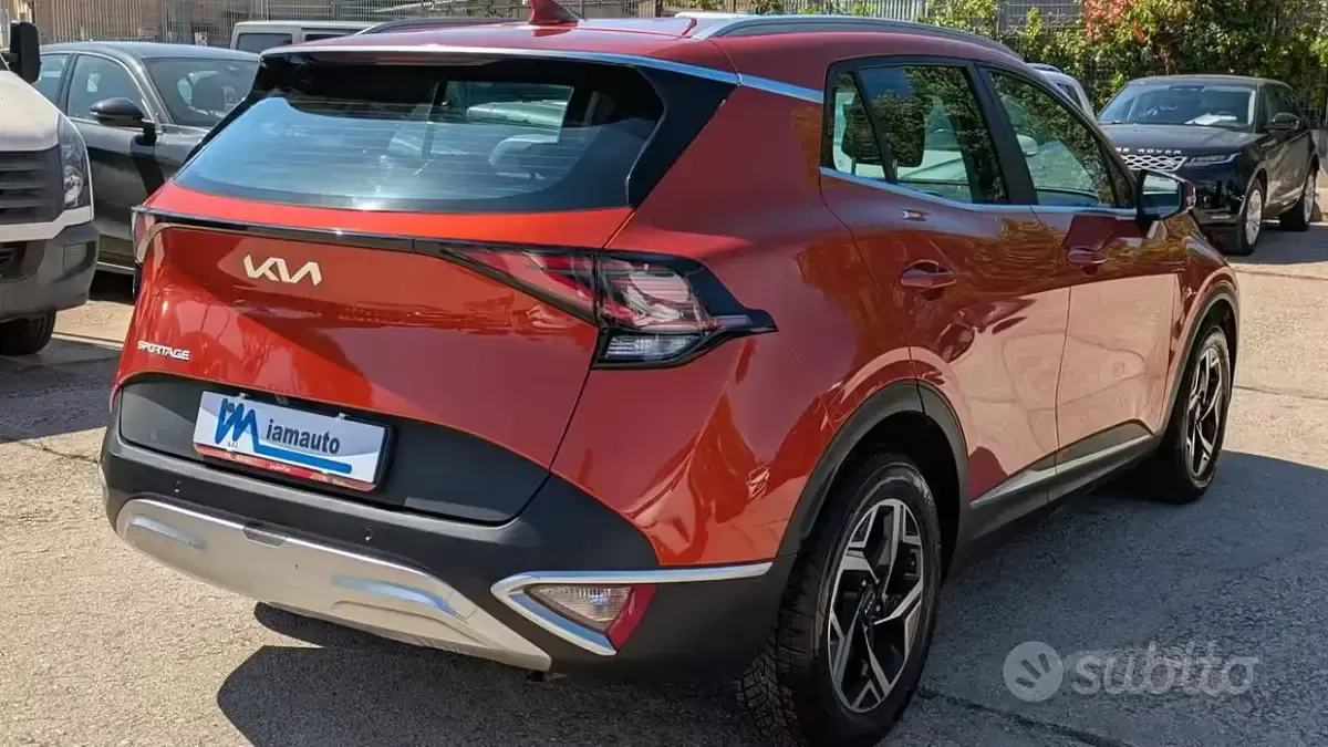 Begagnad Kia Sportage 136 HK (100 kW) 2023 Orange SUV