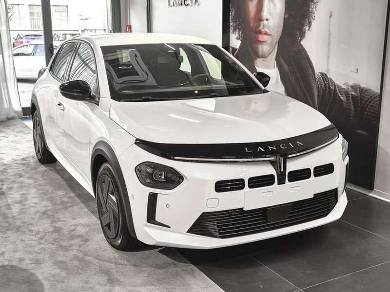 Usata Lancia Ypsilon 110 CV (80 kW) 2024 Other Utilitaria