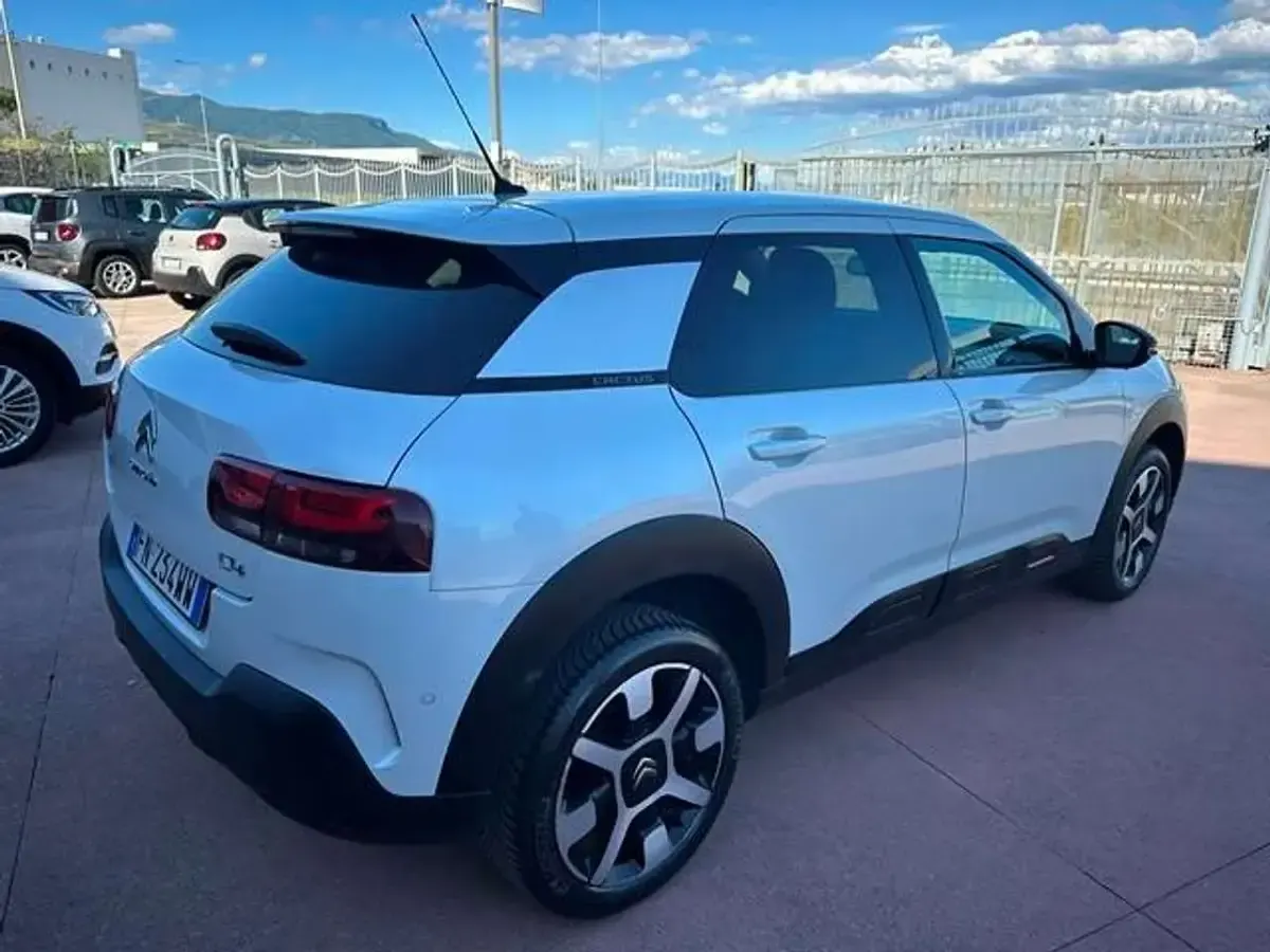 Usata Citroën C4 Shine 99 CV (72 kW) 2018 Bianco perla SUV