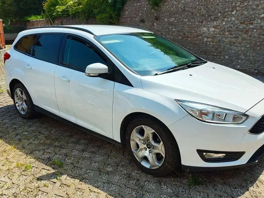 Usata Ford Focus S 120 CV (88 kW) 2017 Bianco Station wagon